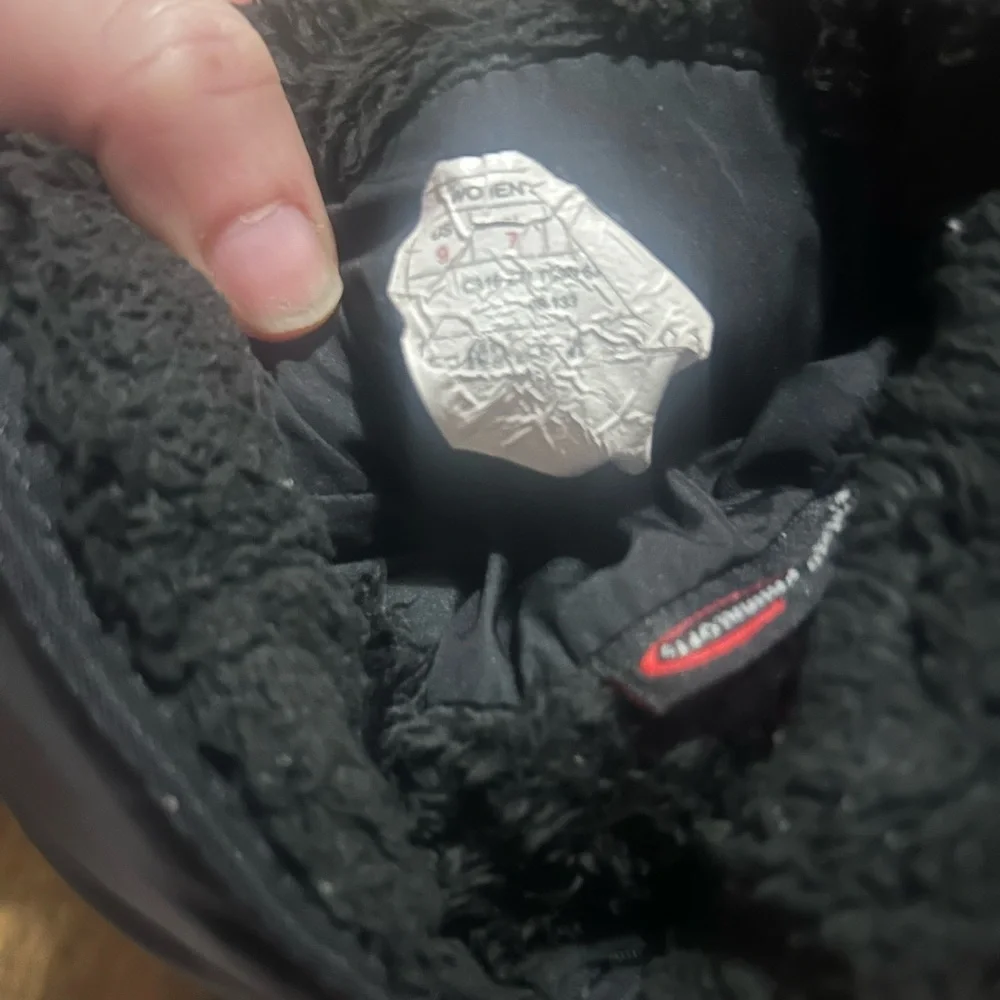 The‎ North Face Women's Size 9 Black Kadin Shiny Insulated Thermoball Boots